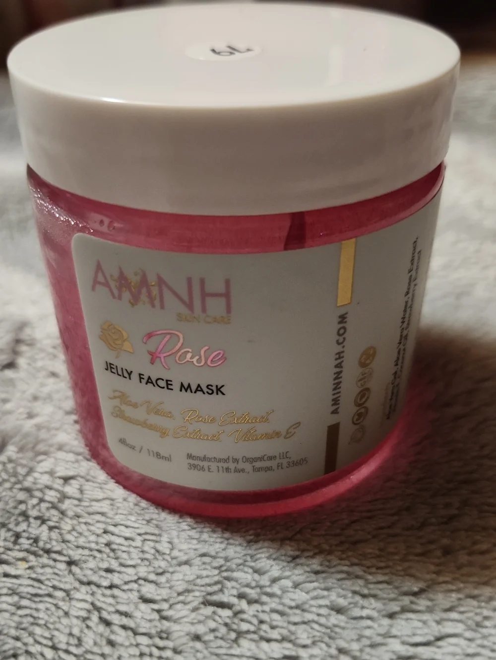 AMINNAH Rose Jelly Face Mask - Pink and White Jar